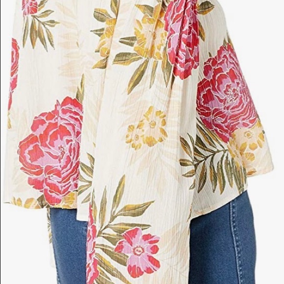 Floral top - Picture 2 of 3